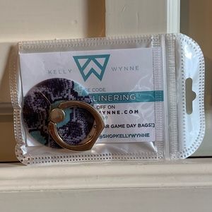 Kelly Wynne Pop Socket